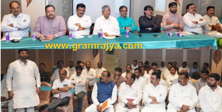 Minister chandrakant patil meeting : पुणे जिल्ह्याचे माजी पालकमंत्री चंद्रकांत पाटील यांनी घेतली पुणे झेडपीतील दोन्ही शिवसेना आणि भाजपच्या सदस्यांची संयुक्त बैठक!