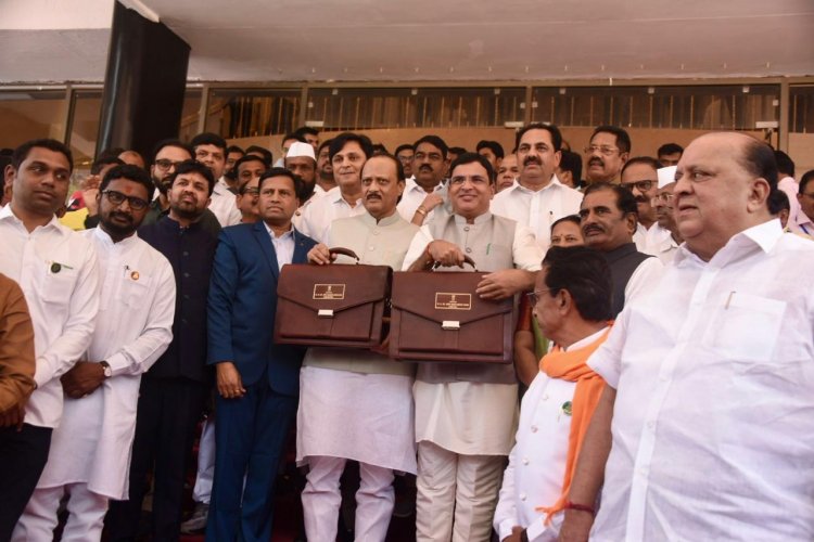 राज्याच्या अर्थसंकल्पात कृषी, उद्योग, शिक्षण व आरोग्यासाठी भरीव तरतूद