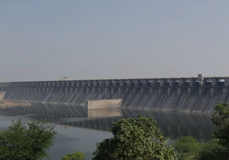 ... अखेर उजनी धरणातील पाणीसाठा मायनसमध्ये, कर्जाऊ पाणी वापराला सुरूवात!