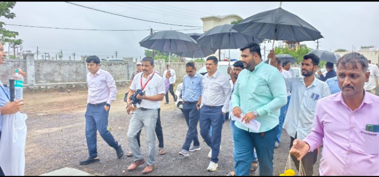 Pune zp ceo visit :- जिल्ह्यातील पालखी मार्गावरील गावातील वारकऱ्यांच्या पायाभूत सुविधांची कामे ५ जूनपर्यंत पूर्ण करा!
