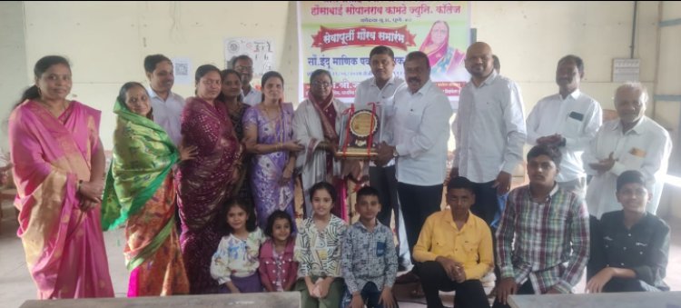 सेवापुर्तीनिमित्त इंदू पवार यांचा जालिंदर कामठे यांच्या हस्ते खास सत्कार