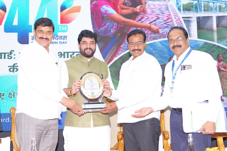 PDCC Excellent Bank Award :- पुणे जिल्हा मध्यवर्ती सहकारी बँकेचा 'नाबार्ड'तर्फे 'उत्कृष्ट जिल्हा बँक' पुरस्काराने गौरव!