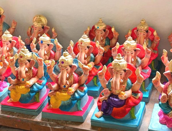 Prisoners made Ganesha idols‌ : ज्या हातांनी चूक केली, त्याच हातांनी घडतोय बाप्पा!
