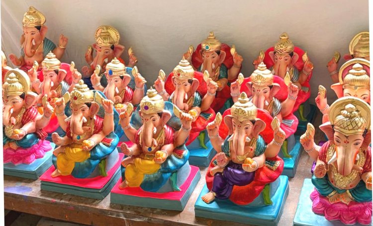 Prisoners made Ganesha idols‌ : ज्या हातांनी चूक केली, त्याच हातांनी घडतोय बाप्पा!